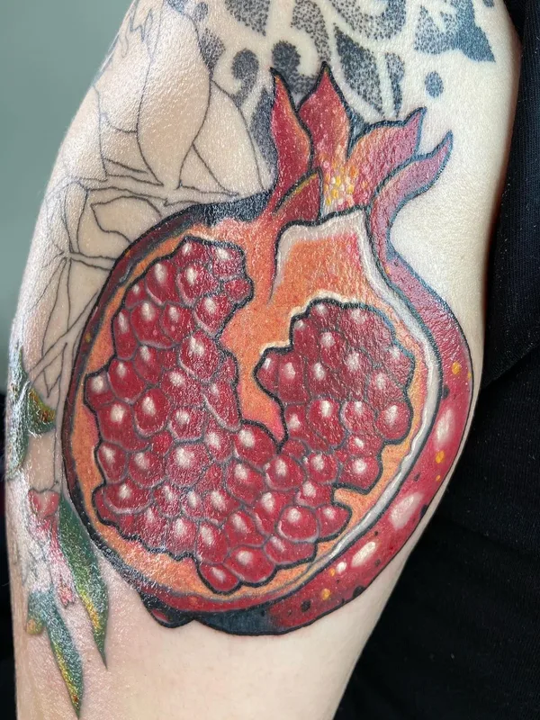 color illustrative татуировка на upper arm #48403 | Тату мастер ВАЛЛИ