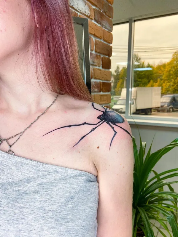 female black and grey blackwork татуировка на shoulder #48411 | Тату мастер ВАЛЛИ