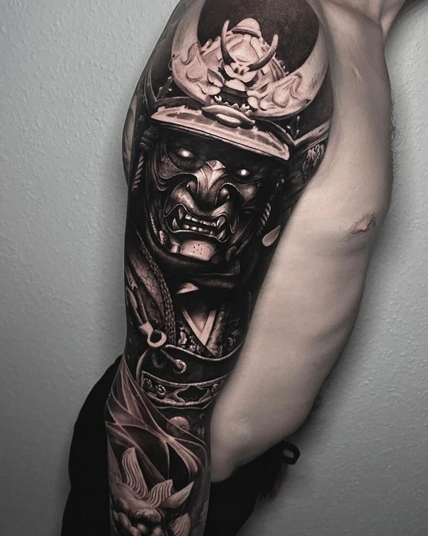 Реализм Samurai, Helmet tattoo на Полный рукав