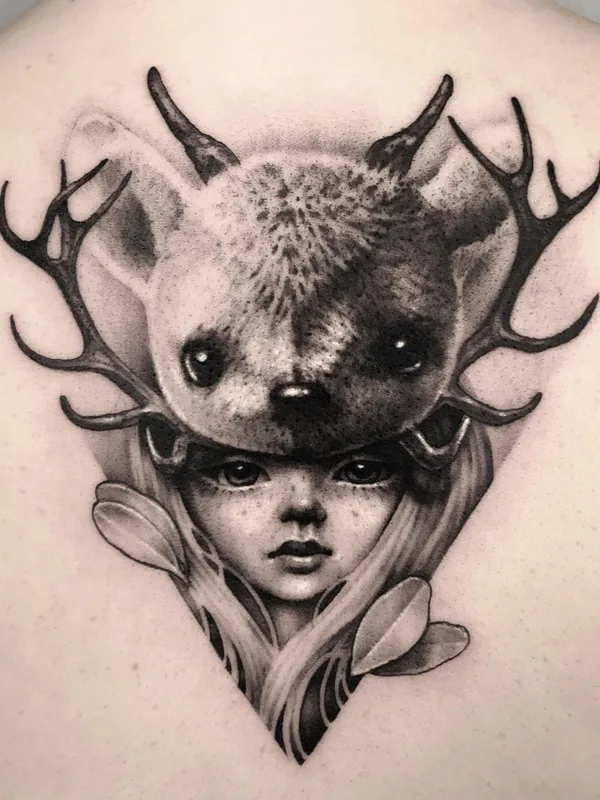 female black and grey black and grey Tatuaggio su upper back #48744 | Tatuatore Артём Чеканин