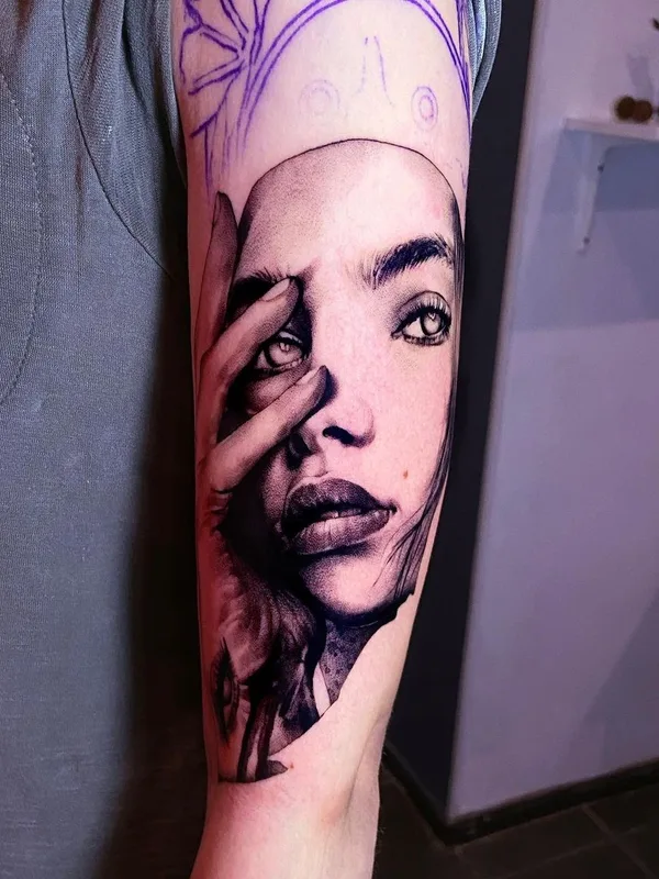 female black and grey realism Tatuagem em forearm #48771 | Tatuador Любовь Котова