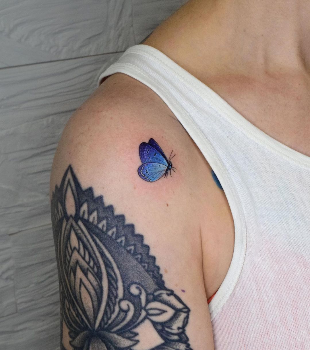 Butterfly Tattoo | Beautiful Butterfly Tattoo For Girls | Girls Tattoos |  Color Butterfly Tattoo - YouTube