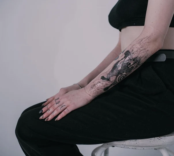 Скетч / Набросочная Animal, Abstract tattoo на Предплечье