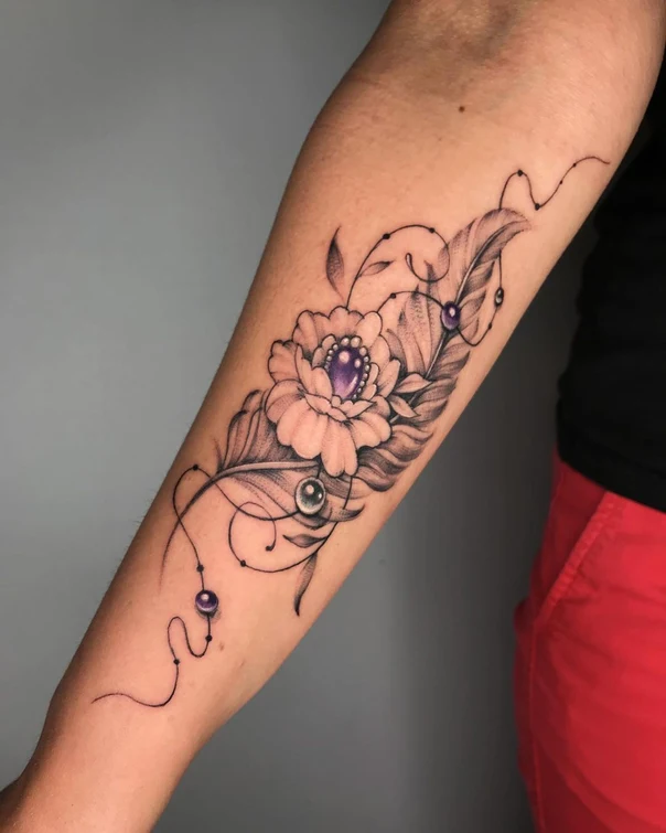 Файнлайн Flower, Feather tattoo на Предплечье