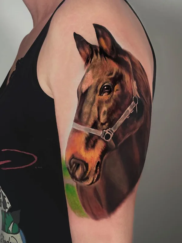 female color realism Tatuaggio su upper arm #49158 | Tatuatore Karen Tsvetnoy