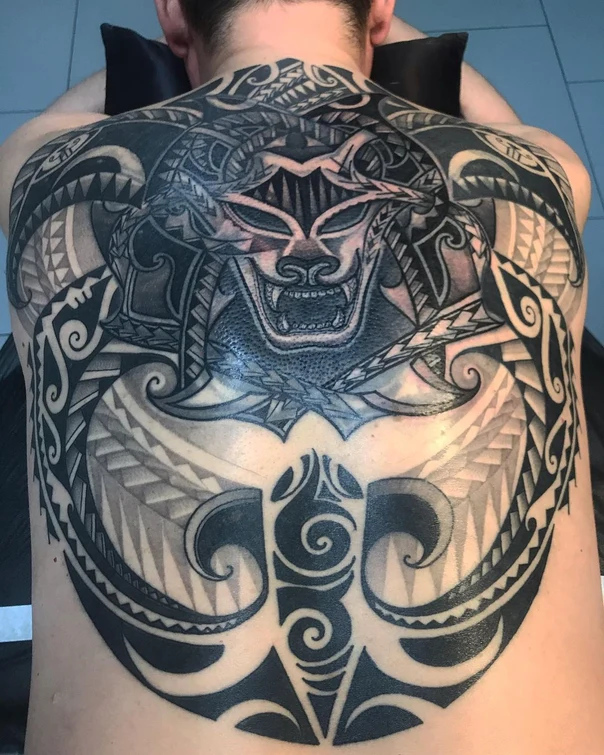Трайбл / Племенная Animal, Geometric tattoo на Спина (полная)