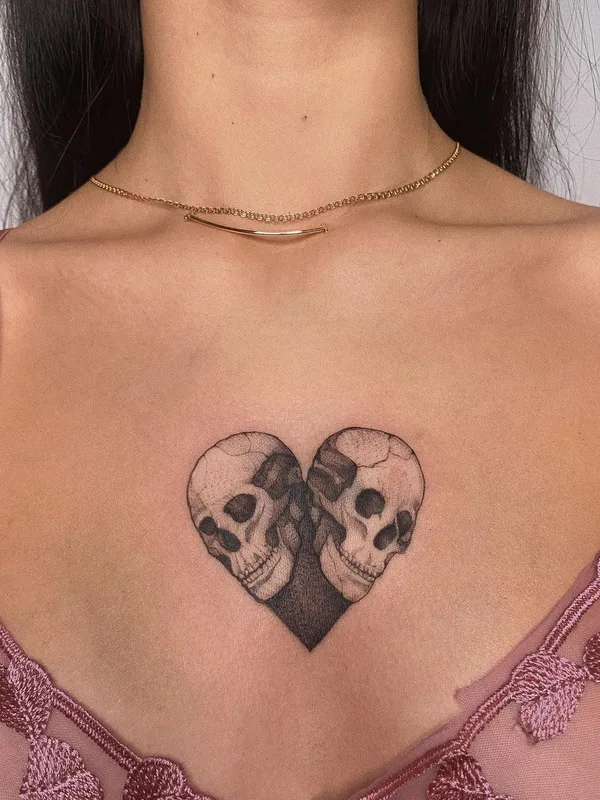 female black and grey black and grey татуировка на sternum #49289 | Тату мастер Darina Bondarenko
