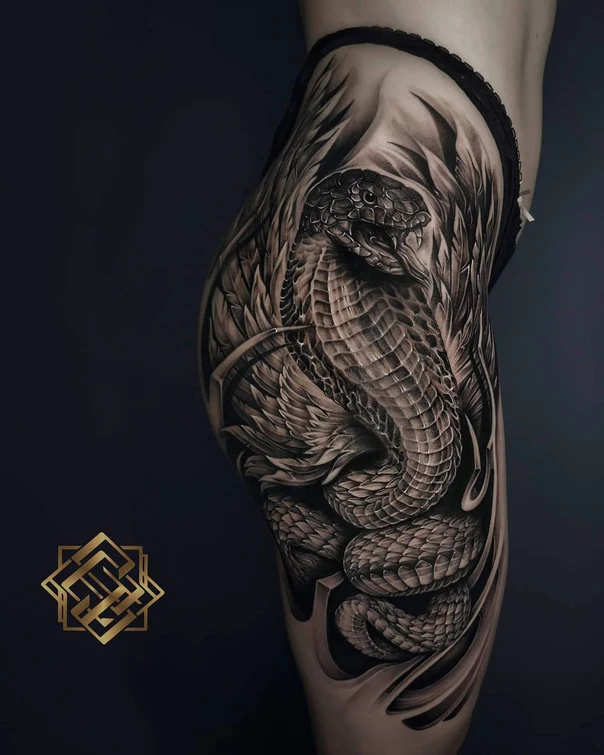 Реализм Snake, Wings tattoo на Thigh