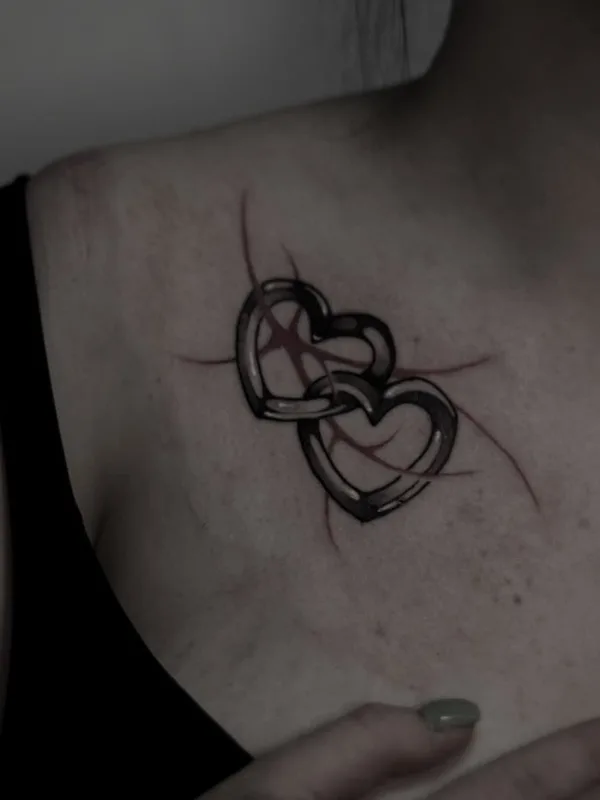 female black and grey blackwork Tatuaggio su collarbone #49376 | Tatuatore Олег Кустов