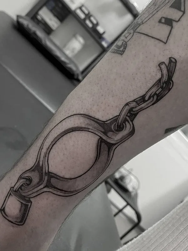 black and grey black and grey Tatuaggio su forearm #49378 | Tatuatore Олег Кустов