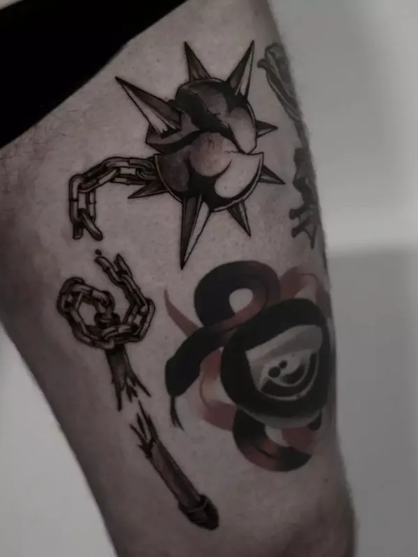 black and grey blackwork Tatuaggio su thigh #49373 | Tatuatore Олег Кустов