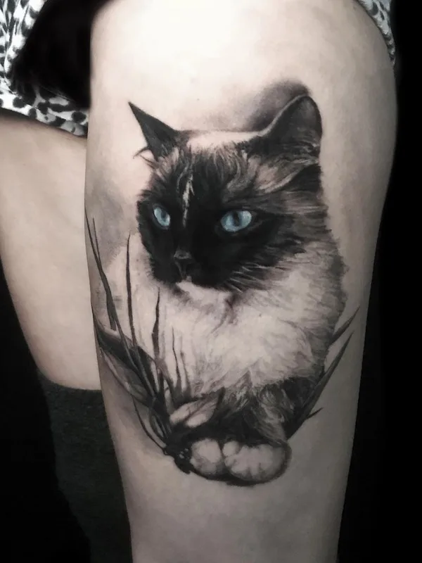 female color realism 纹身 在 thigh #49431 | 纹身师 Марковин Максим