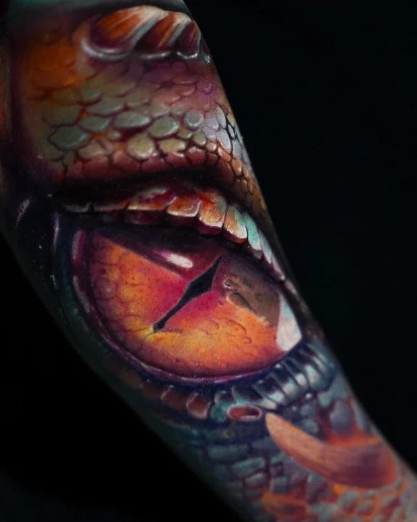 Реализм Eye, Reptile tattoo на Предплечье