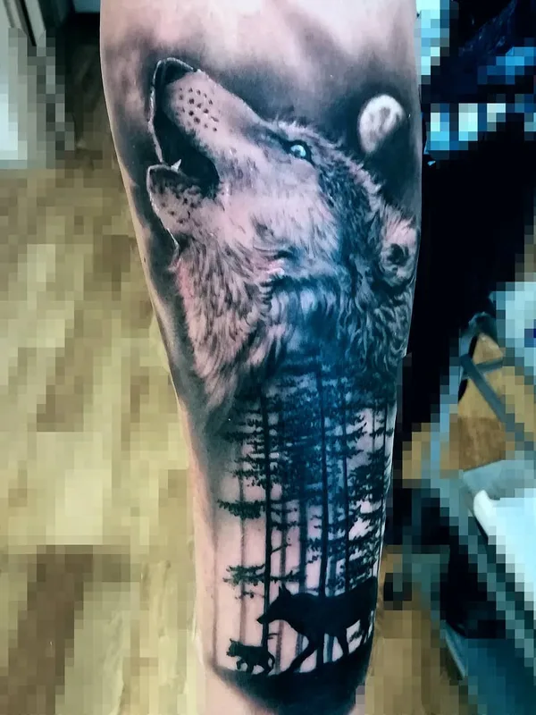 black and grey realism tatouage sur forearm #49471 | Artiste tatoueur Алексей Чайка