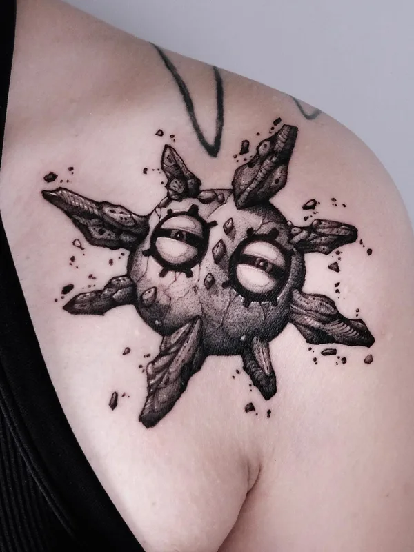 black and grey blackwork tatuaje en shoulder #61024 | Tatuador doill_blk