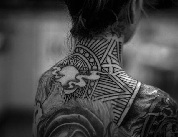 Blackwork Geometric, Sun tattoo on Back of neck