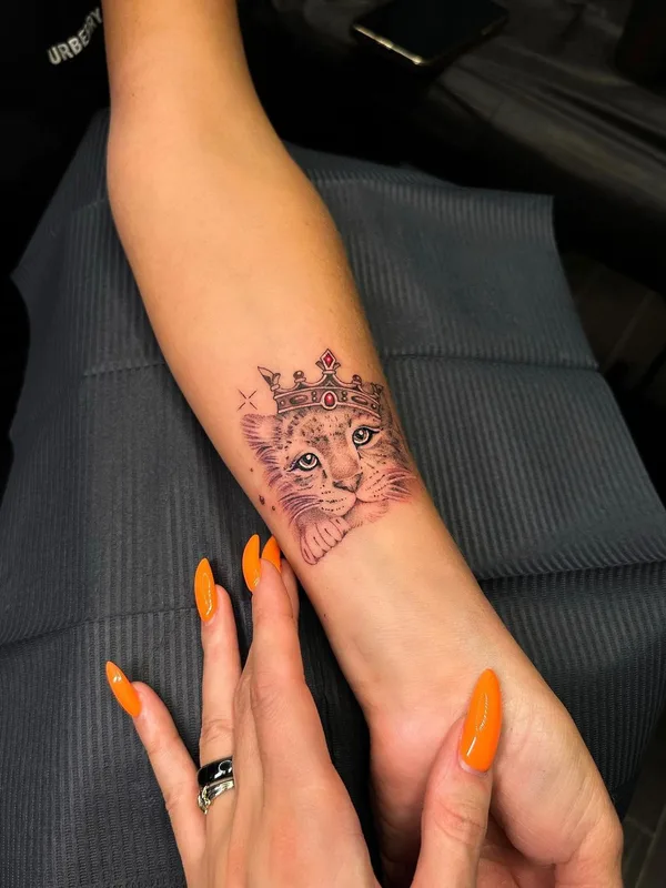 female color illustrative tattoo auf forearm #61141 | Tätowierer Аня Дарбицкая