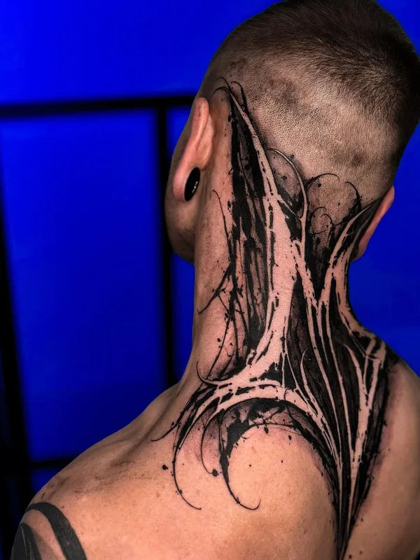 male black blackwork 纹身 在 back of neck #61281 | 纹身师 kwin_tattoo