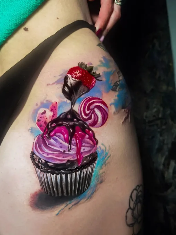 female color realism 纹身 在 thigh #61285 | 纹身师 Дарина Погребиская