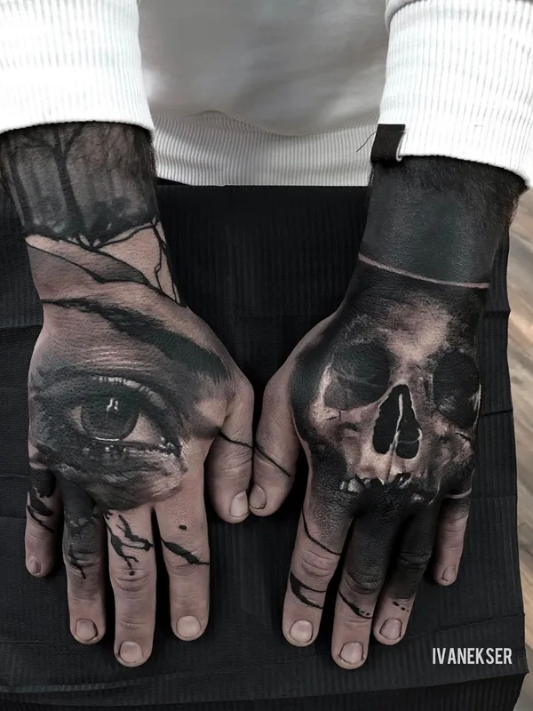 black and grey blackwork 纹身 在 hand #61357 | 纹身师 IVANEKSER