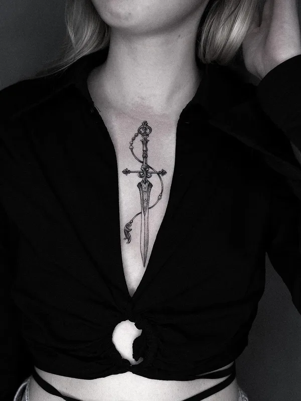 female black fineline 타투 부위 sternum #61490 | 타투이스트 .dmpr