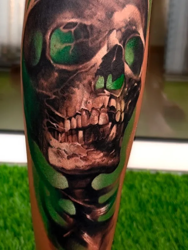 color realism tattoo auf calf #62758 | Tätowierer Alexander Yanitskiy