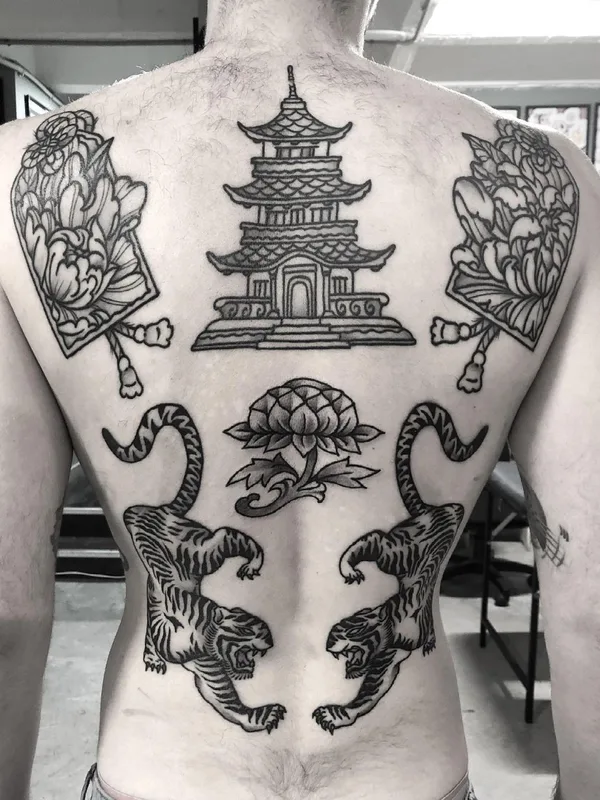 male black and grey japanese Tatuagem em full back #62793 | Tatuador Jonathan Segev