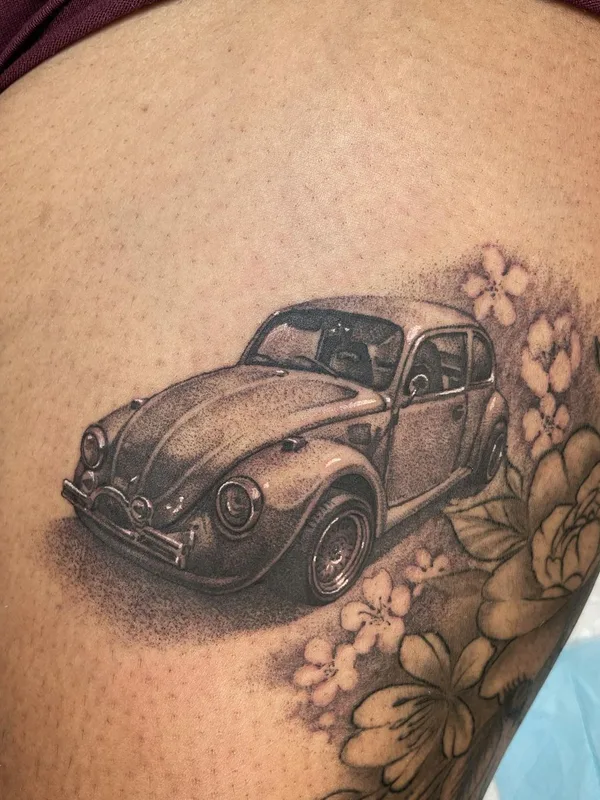 black and grey realism tatouage sur thigh #63089 | Artiste tatoueur Rasty Knayles