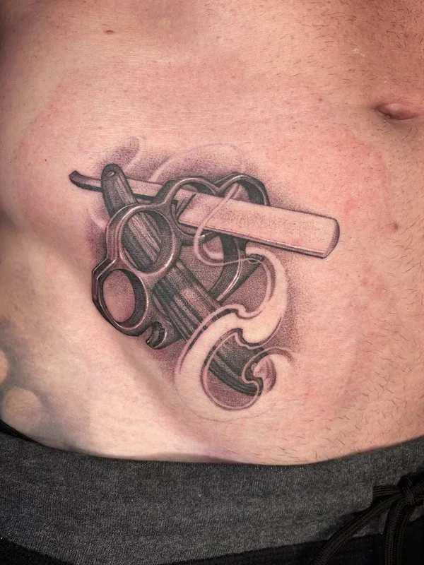 black and grey black and grey tatouage sur stomach #63087 | Artiste tatoueur Rasty Knayles