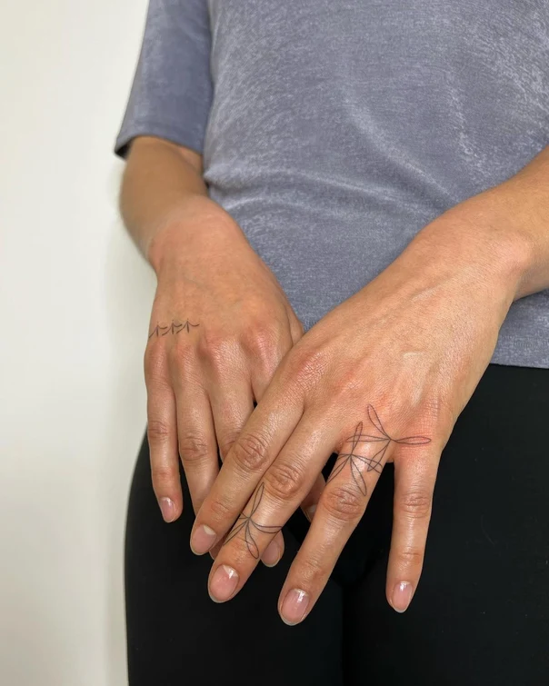 Fineline Floral, Geometric tattoo on Finger
