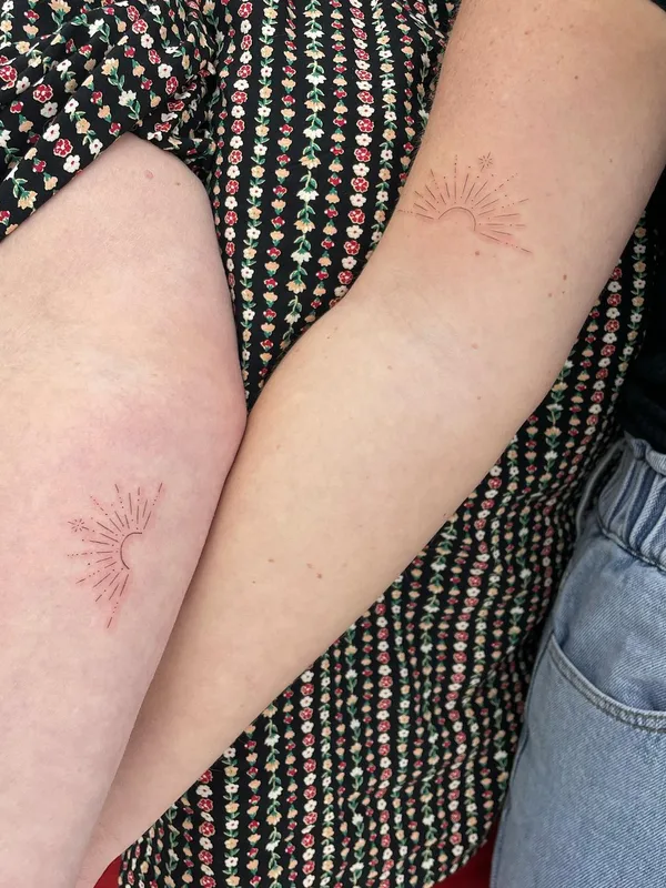 female black fineline Tatuaggio su forearm #63370 | Tatuatore JK KIM
