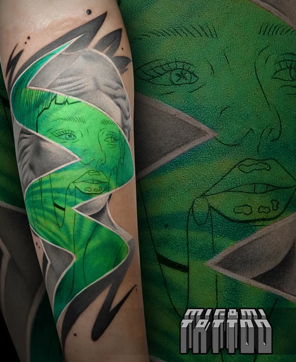 Сюрреализм Face, Abstract tattoo на Предплечье