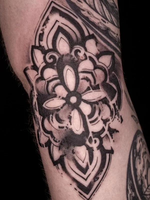 black and grey blackwork Tatuaggio su forearm #63557 | Tatuatore Антон Глухих