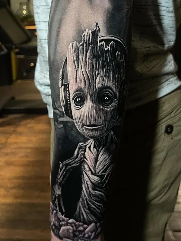 black and grey realism татуировка на forearm #63761 | Тату мастер Egon Weissberger