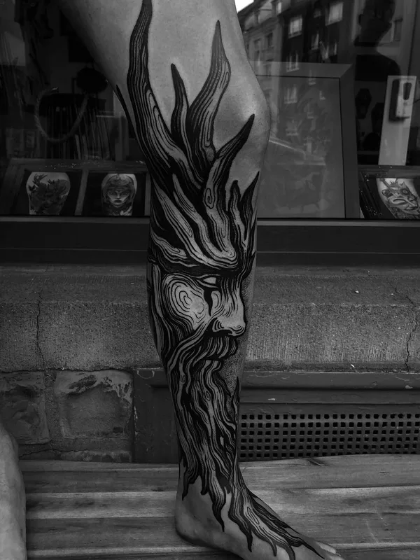 men black blackwork Tatuaggio su leg #63817 | Tatuatore Marcelo Zissú
