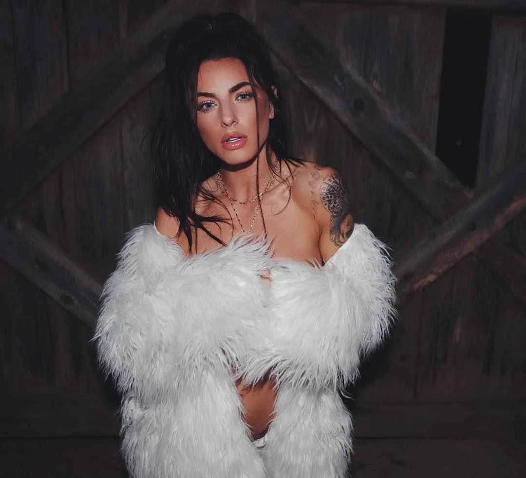 Modella di tatuaggi Kylie Rae Hall | Tattoo model Kylie Rae Hall