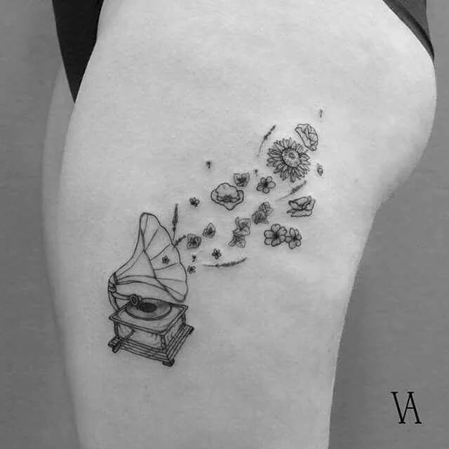 Tattoo artist Violeta Arus Dotwork , linework black tattoo , minimalism
