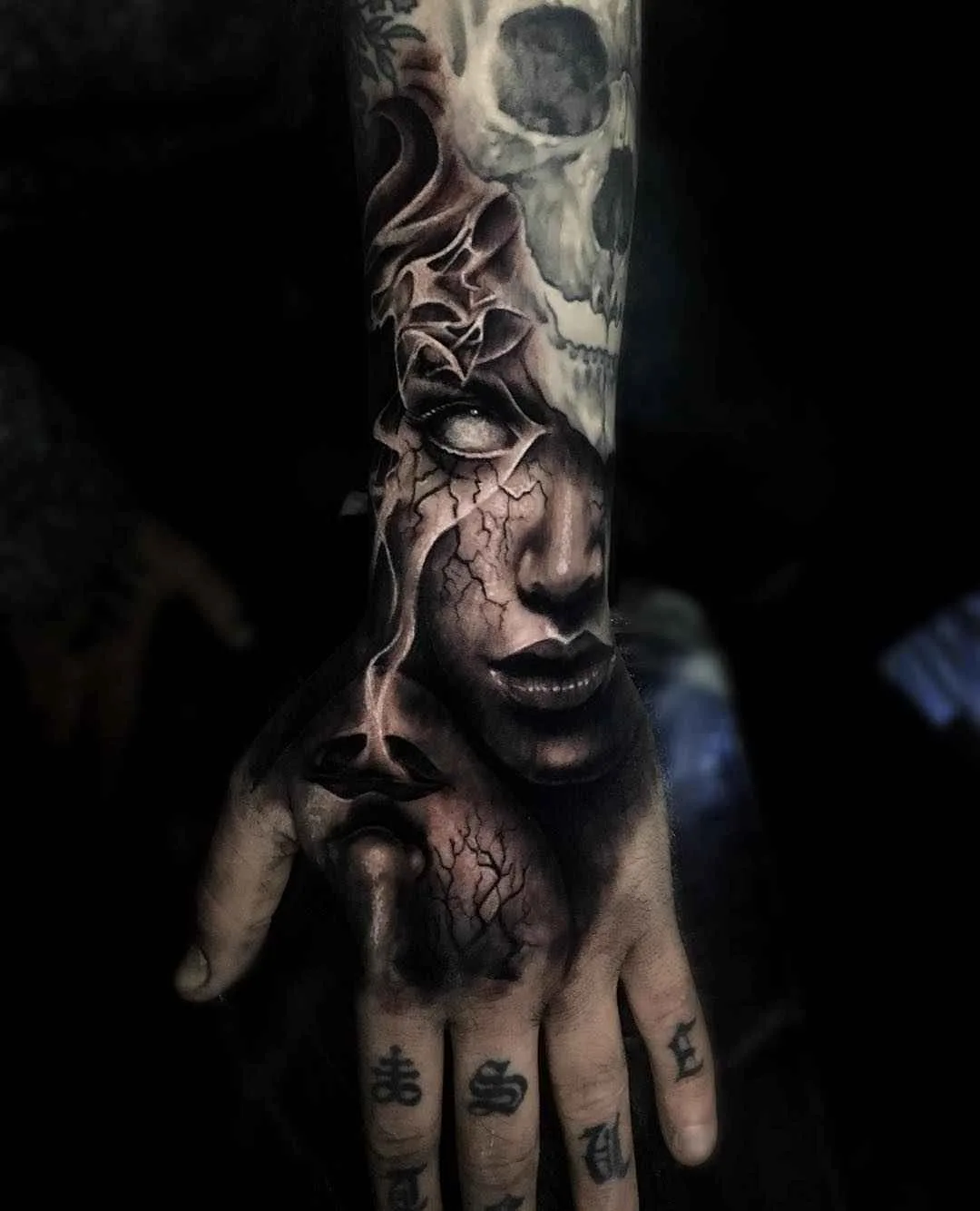 Тату-мастер Sam Barber атмосферные реализм татуировки цветные, черно-белые | Tattoo artist Sam Barber realism tattoo dark , color, black and gray
