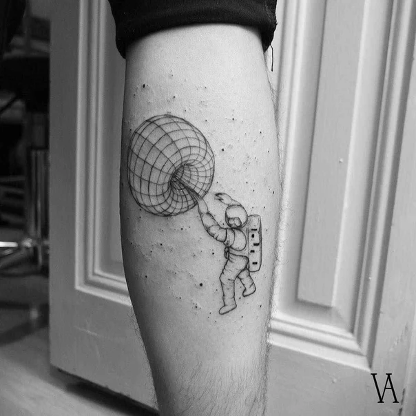Sketch Astronaut, Geometric tattoo on Calf