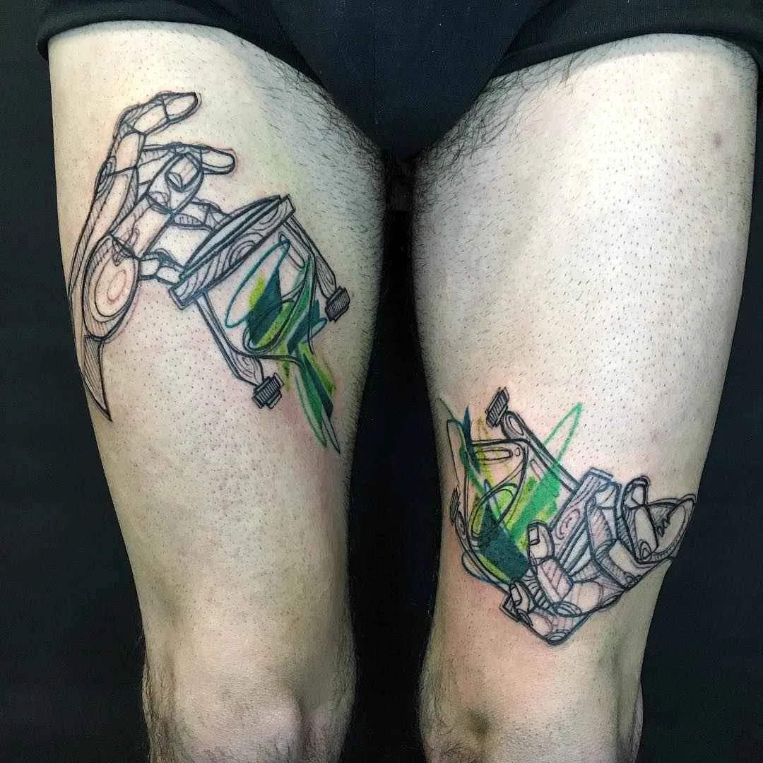 Tatuatore Luca Testadiferro disegno a colori tatuaggio a tratto