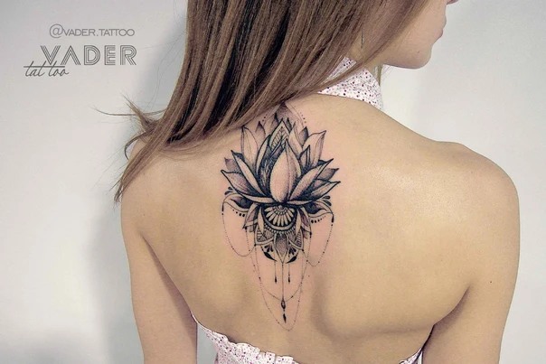 Mandala Lotus tattoo на Верхняя часть спины
