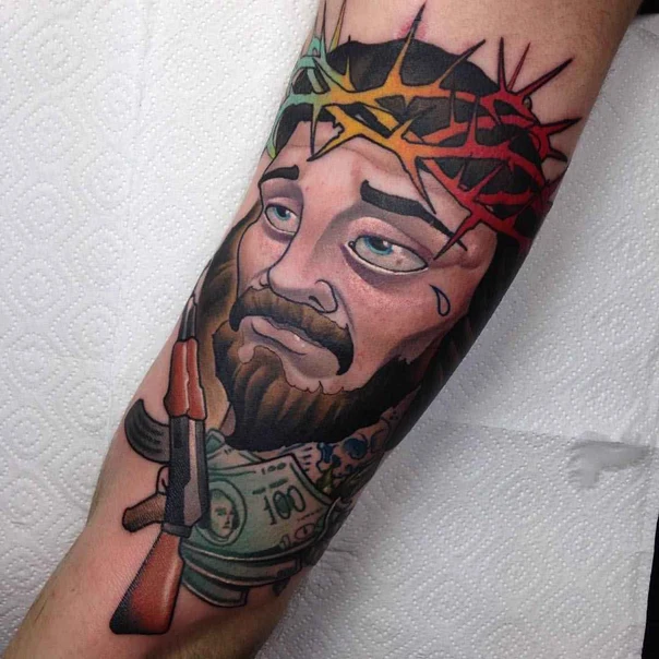 Нью-скул Jesus, Gun tattoo на Предплечье