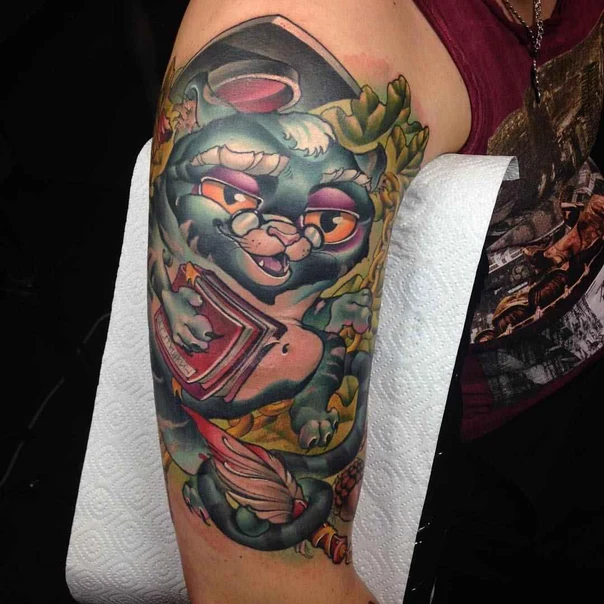 Нью-скул Cat, Book tattoo на Предплечье