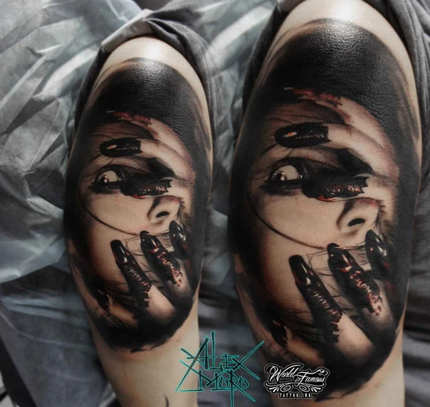 Блэкворк Face, Hands tattoo на Плечо