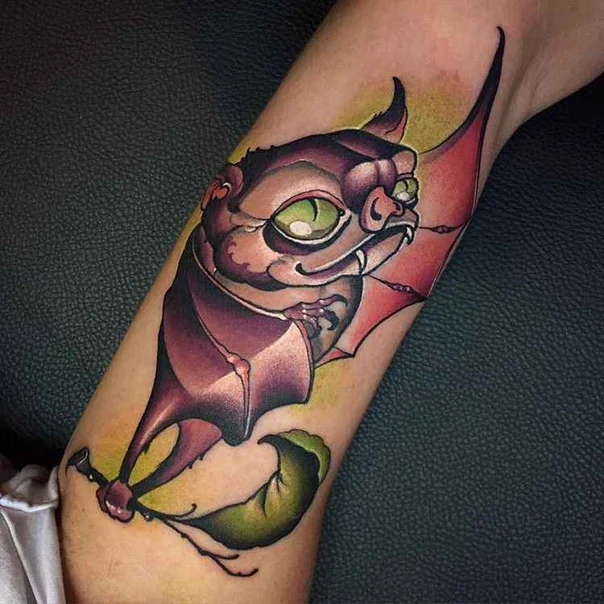 Нео-традиционная Bat, Leaf tattoo на Предплечье