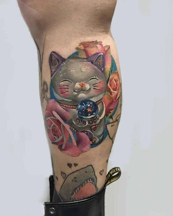 Иллюстративная Cat, Roses tattoo на Икра