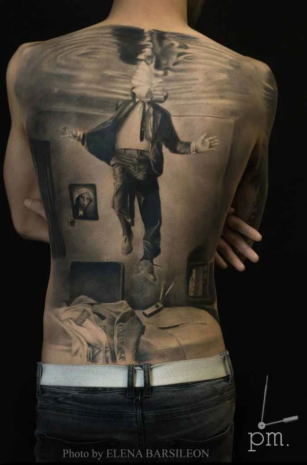 Реализм Figure, Room tattoo на Спина (полная)
