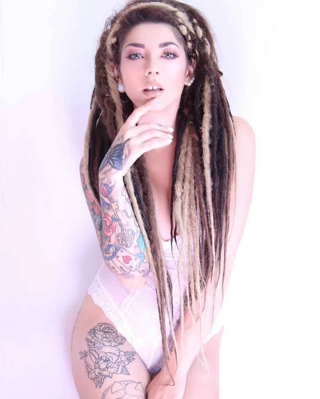 Female tattooed model Alessia (AleRose Bunny) Amoruso, Italian alternative photo model | Milan, Italy