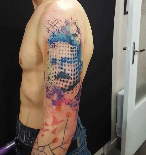 Portrait Portrait, Geometric tattoo on Upper Arm