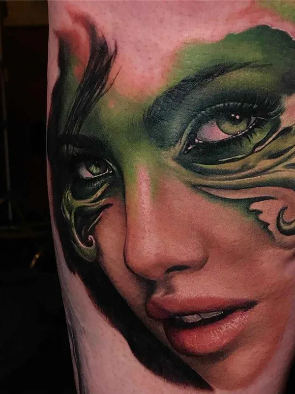 female color realism Tatuaggio su thigh #16490 | Tatuatore Sarah Miller